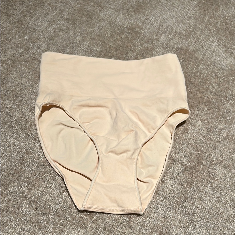 Skims Nude Shape-wear